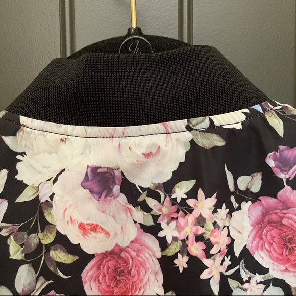 🎉HP🎉 Forever 21 floral bomber jacket - Picture 12 of 12